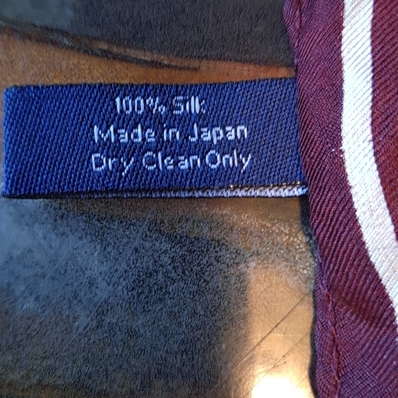 100%Silk Scarf Ann Taylor Flowers - Picture 3 of 3